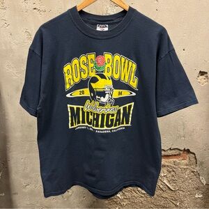 Vintage 2004 Michigan State Wolverines Rose Bowl Football Graphic T-Shirt XL Y2K